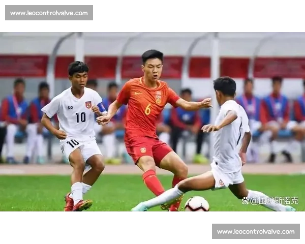 国足对阵卡塔尔全场高能瞬间回顾最后十分钟看得人心跳加速